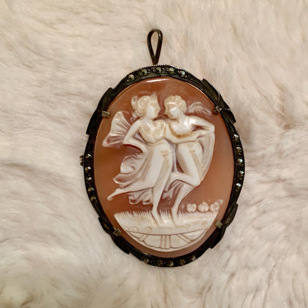 Vintage Cameo Pendant/Pin with Sterling Silver